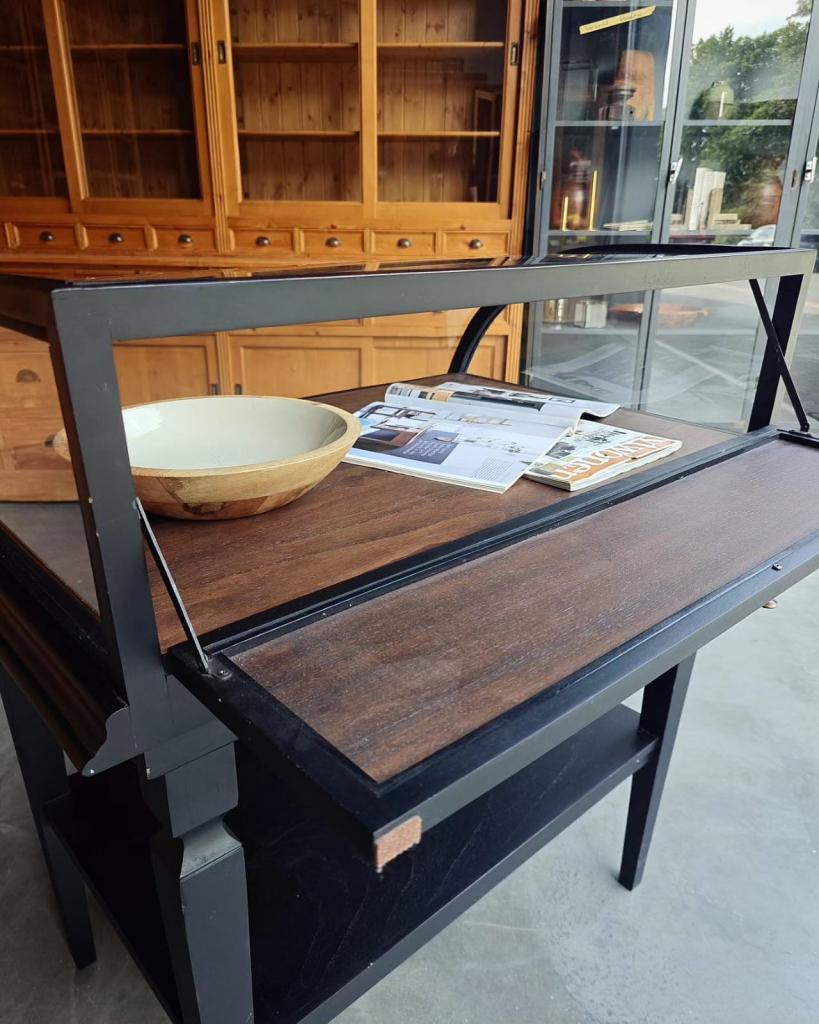 Prachtige zwarte winkelvitrine | Museumkast #2164, Huis en Inrichting, Kasten | Vitrinekasten, Niet ingevuld, Metaal, Gebruikt