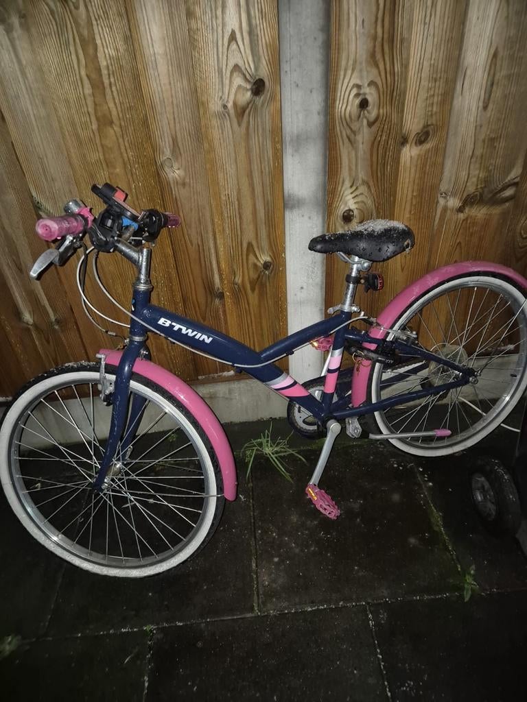 B'Twin kinderfiets 24 inch - Te klein voor dochter, Ophalen, Velgrem, Handrem, B'Twin