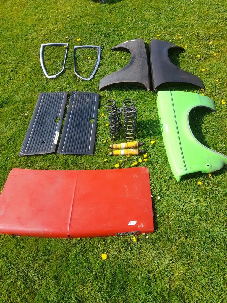 Opel Kadett, Ascona, Manta en Rekord onderdelen, Auto-onderdelen, Carrosserie en Plaatwerk, Spatbord, Oldtimer onderdelen, Opel