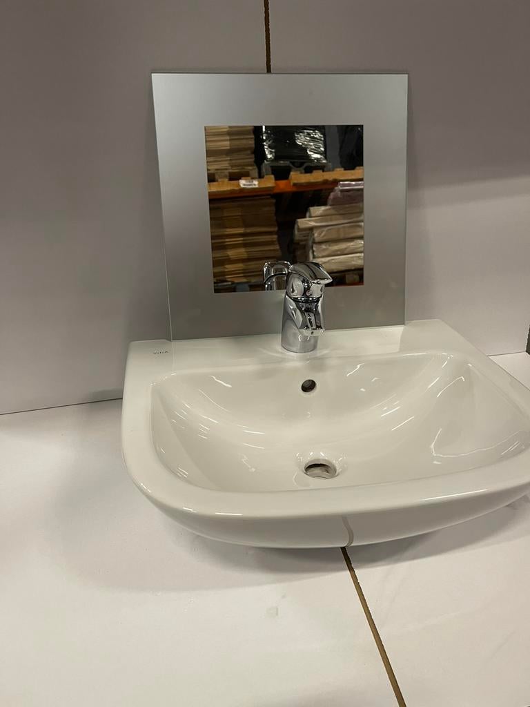 complete wastafel met  kraan en spiegel nieuw nog 8 stuks, Ophalen of Verzenden, Nieuw