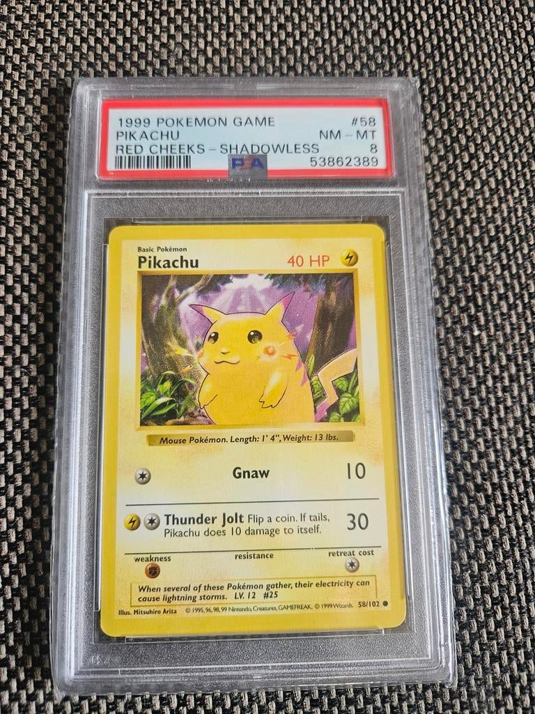 Pikachu yellow cheeks + red cheeks psa 8 + psa 9 shadowless, Hobby en Vrije tijd, Verzamelkaartspellen | Pokémon, Ophalen of Verzenden