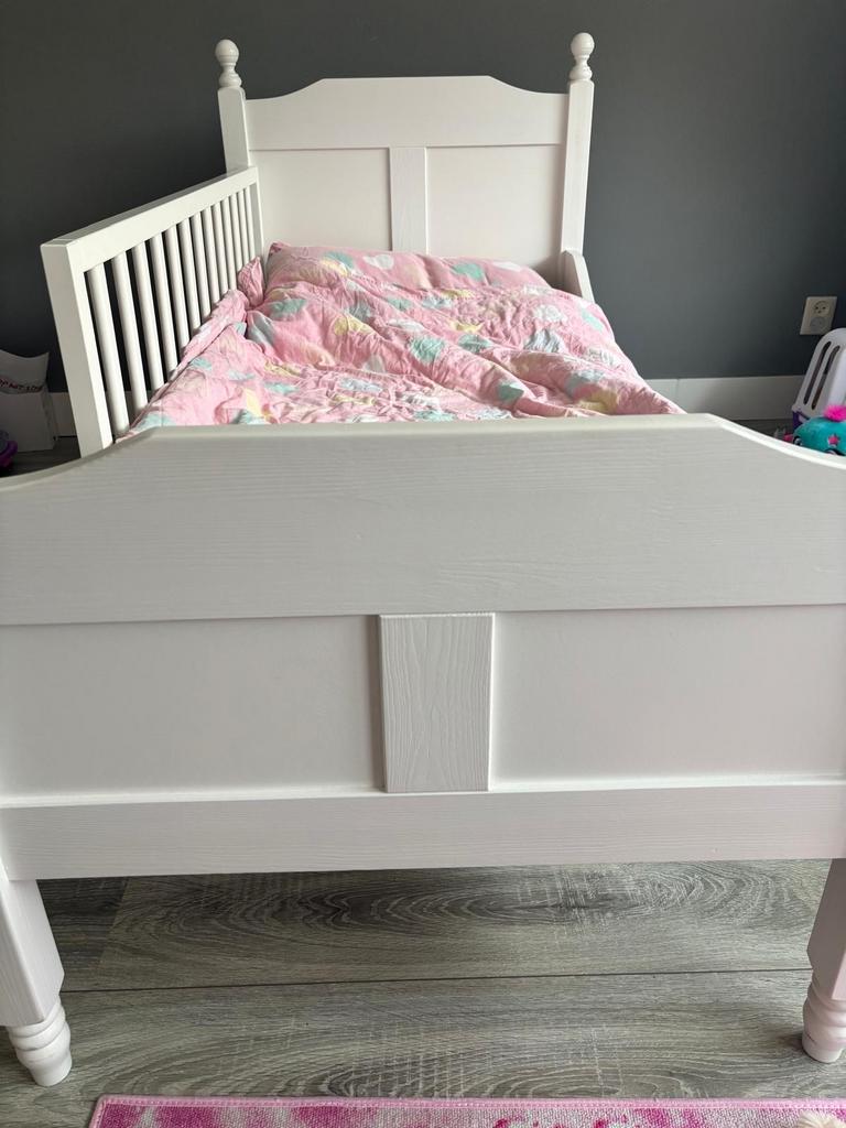 Peuterbed wit 150x70 cm met matras, Kinderen en Baby's, Kinderkamer | Bedden, Ophalen, Gebruikt, 70 tot 85 cm, 140 tot 160 cm