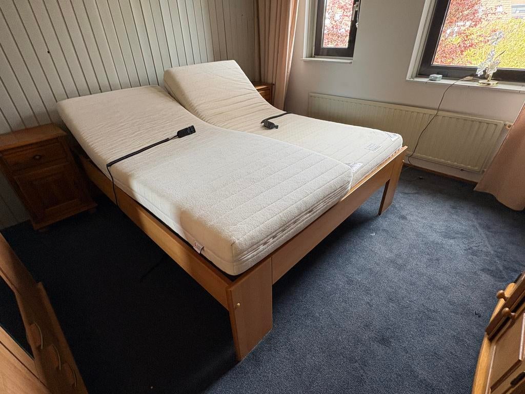 Gratis Bed tweepersoons elektrisch verstelbaar., Huis en Inrichting, Slaapkamer | Slaapbanken, Gebruikt, 160 cm, 200 cm, Tweepersoons