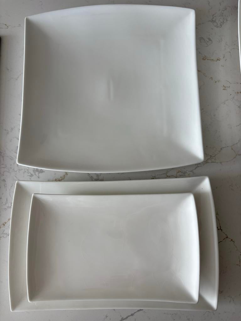 Maxwell & Williams White Basics Servies - 19 Delen, Huis en Inrichting, Keuken | Servies, Ophalen, Zo goed als nieuw, Bord(en)