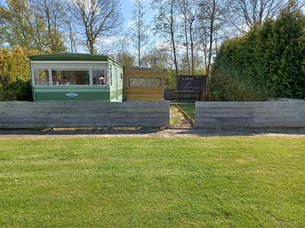 Te koop stacaravan met aanbouw en vrijstaand schuurtje, Tot en met 4