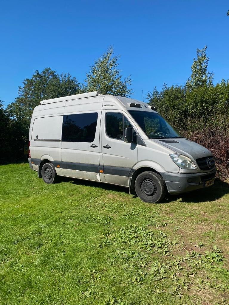 Mercedes-Benz camperbus 2009 automaat offgrid zelfinbouw, Auto's, Stof, Beige, 4 cilinders, 1595 cc