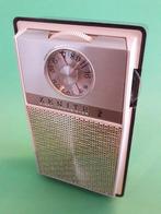 Stijlvolle,  oude transistorradio te koop, Diversen, Agenda's, Ophalen of Verzenden