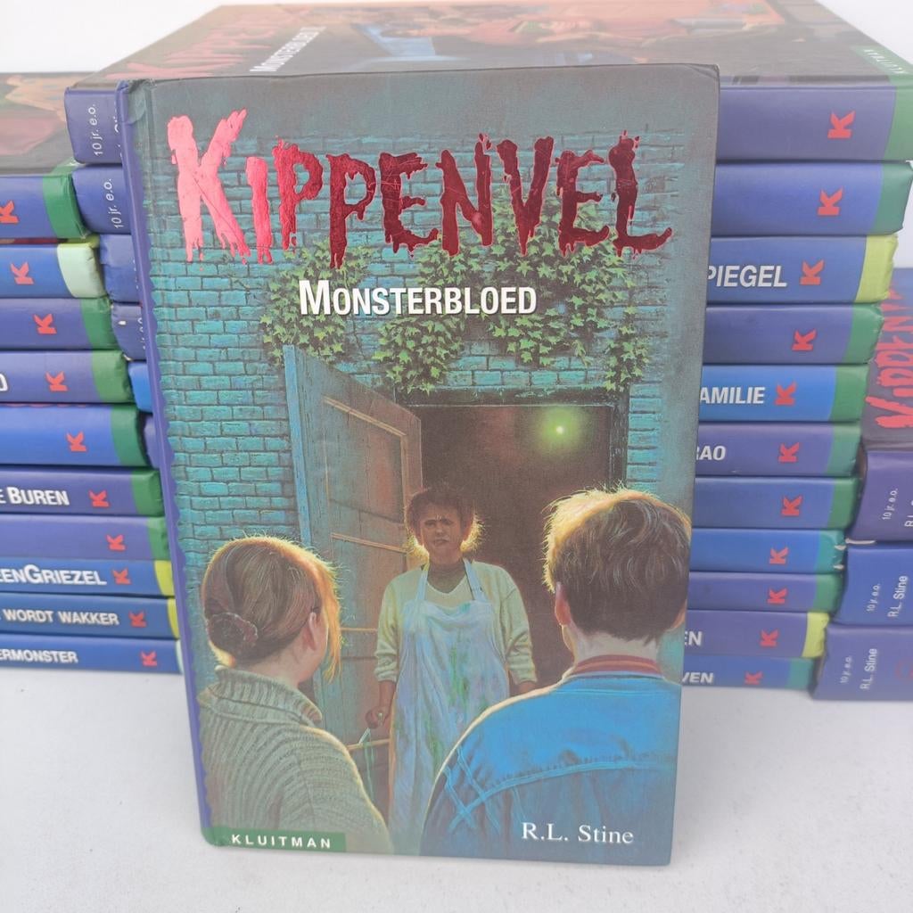 Kippenvel: Monsterbloed - R.L. Stine, Ophalen of Verzenden, Zo goed als nieuw, R.L. Stine