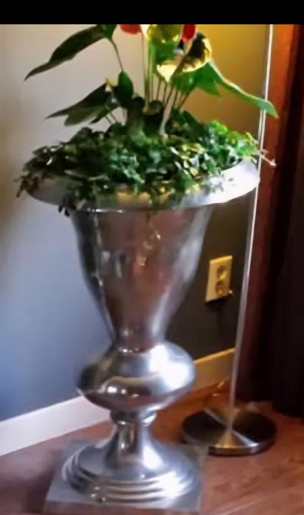 Mooie grote zilverkleurige vaas - bloembak - bloempot, Tuin en Terras, Bloempotten, Ophalen, Gebruikt, 40 cm of meer, Rond