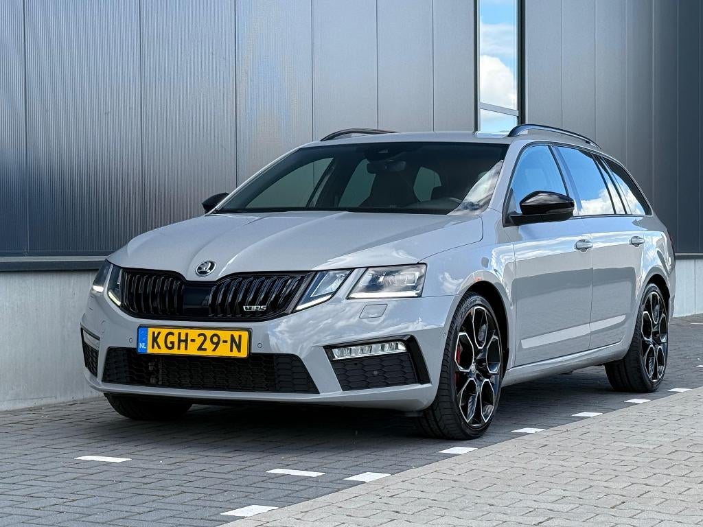 Skoda Octavia 2.0 TSI RS 245pk DSG-7 Virtual Cockpit VOL!, 4 cilinders, 1984 cc, Parkeerassistent, 245 pk