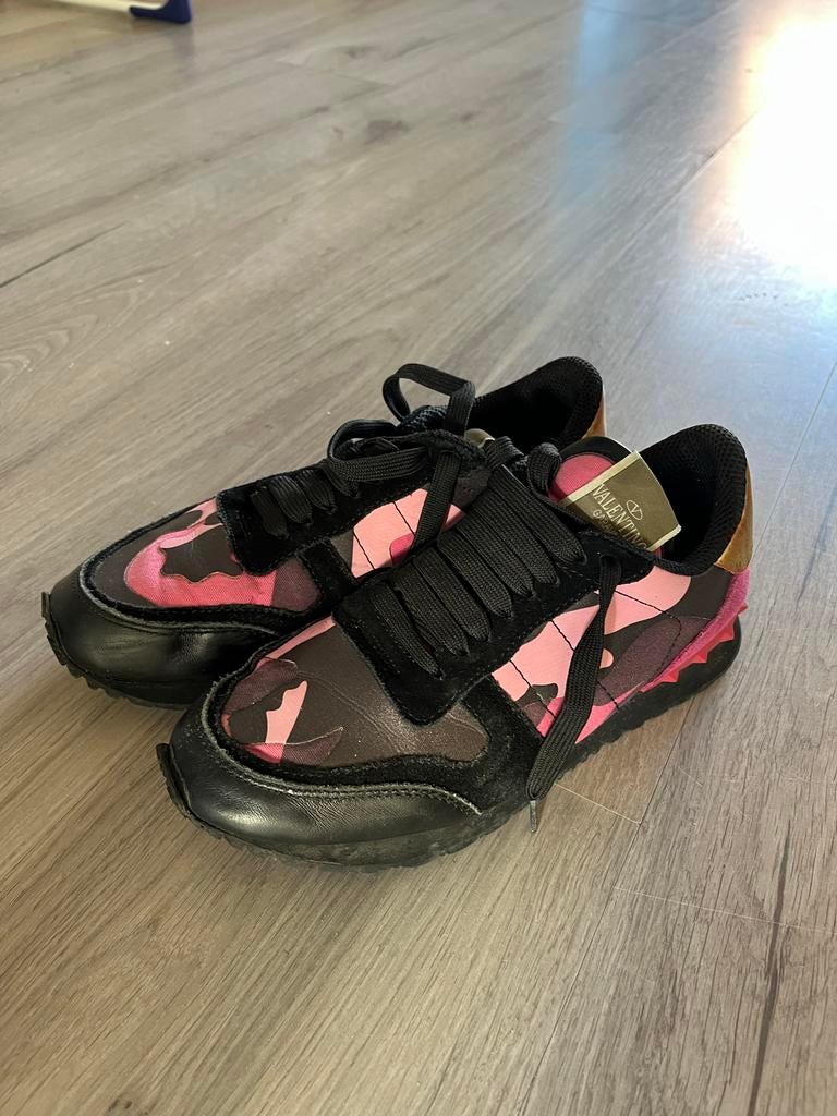 Valentino sneakers maat 38 roze camouflage, Ophalen of Verzenden, Sneakers of Gympen, Roze, Gedragen