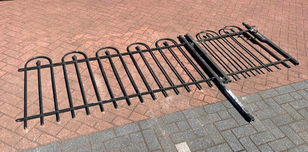 TWEEDEHANDS: Zwarte sierpoort met sierpaneel voor € 200,-, Tuin en Terras, Tuinhekken en Hekwerk, Ophalen, Met poort, Gebruikt