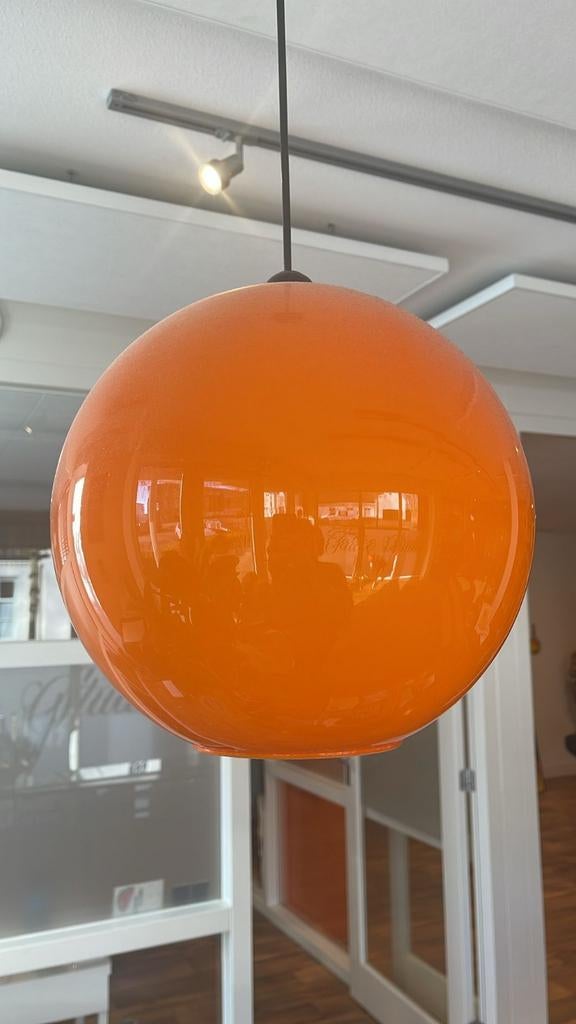 Oranje Jaren '70 Space Age Hanglamp van Dik Glas, Huis en Inrichting, Lampen | Hanglampen, Ophalen, Gebruikt, Glas, Jaren '70, Space Age, Retro