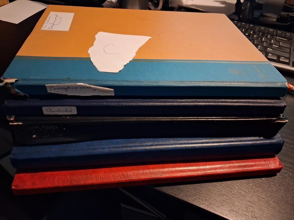 Doos C met 5 insteekalbums postzegels wereld, Ophalen of Verzenden, Buitenland