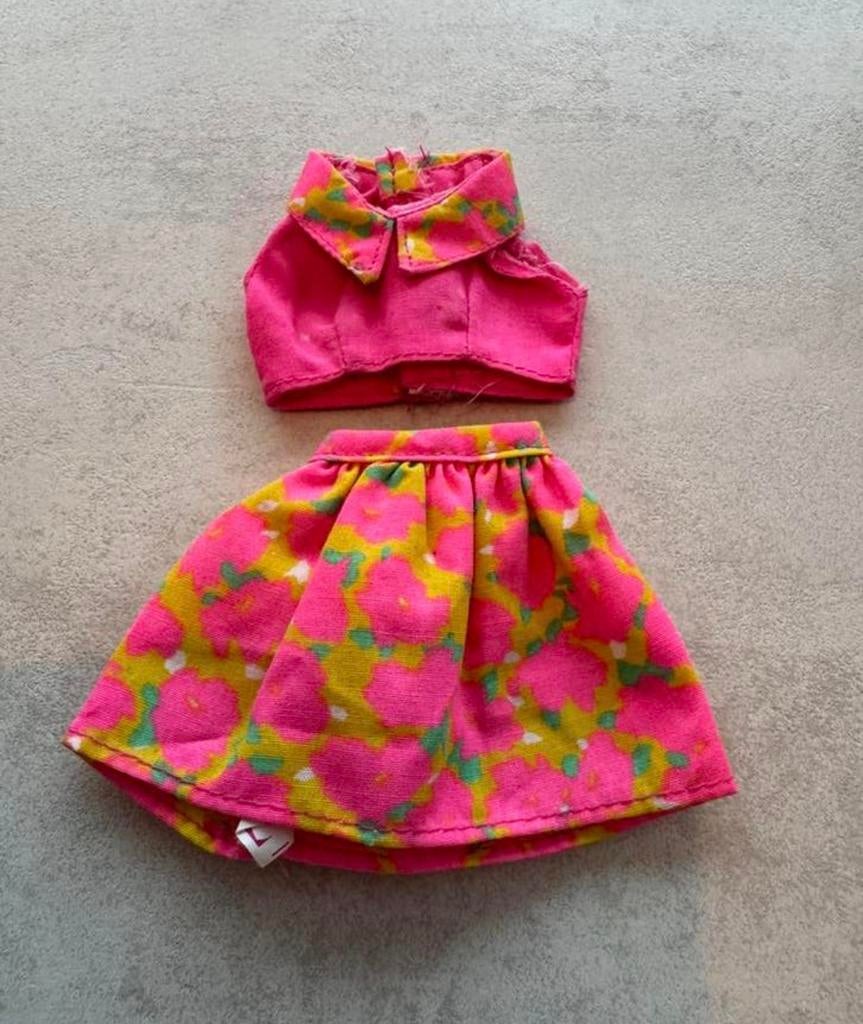Barbie roze kleding setje jaren 90/00, Verzamelen, Ophalen of Verzenden, Gebruikt, Accessoires