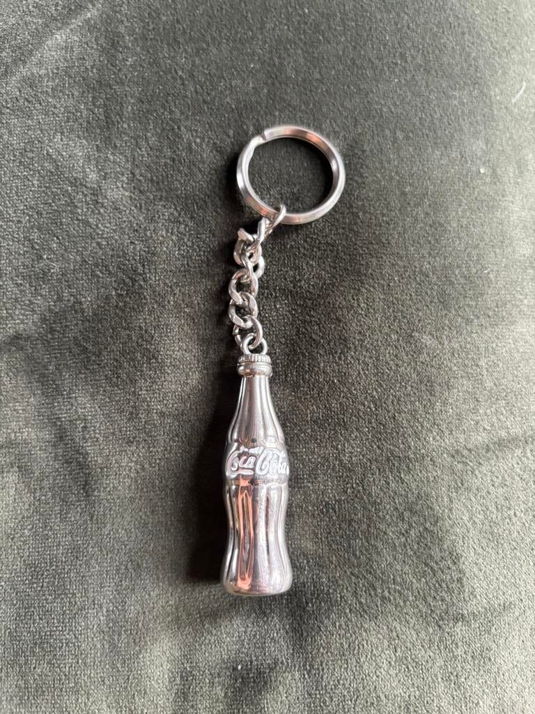 Coca cola zilver kleurige fles sleutelhanger, Ophalen of Verzenden, Zo goed als nieuw, Merk