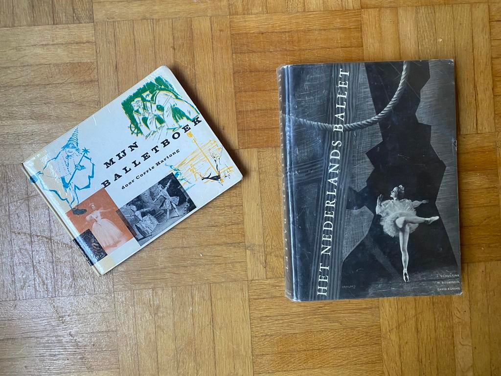 2 boeken over ballet in Nederland, Ophalen of Verzenden