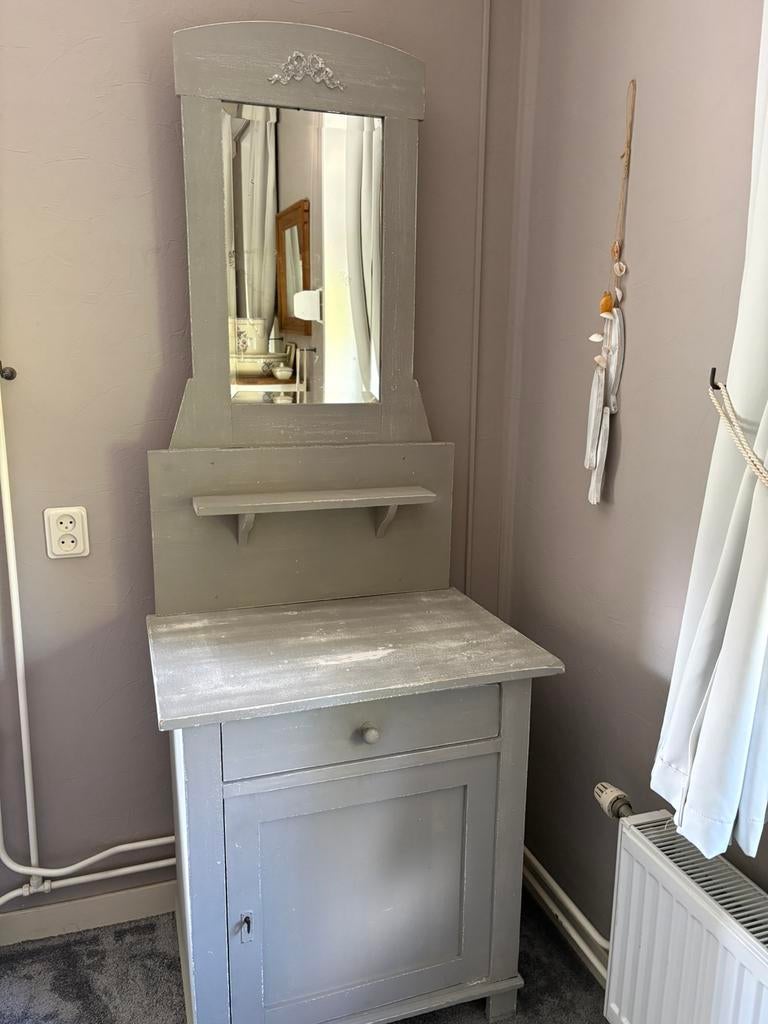 Antiek oud kastje in grey wash, Ophalen of Verzenden, Zo goed als nieuw, 50 tot 100 cm, Minder dan 100 cm