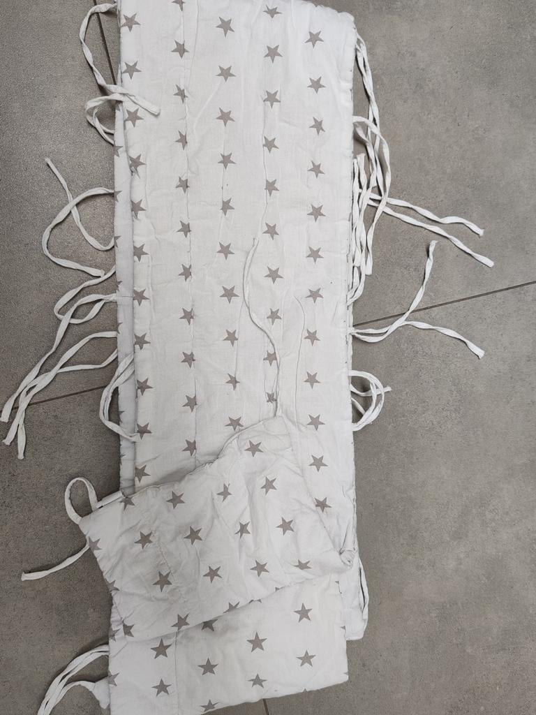 Witte bedbumper met grijze sterren, Ophalen of Verzenden, Wit, Jongetje of Meisje