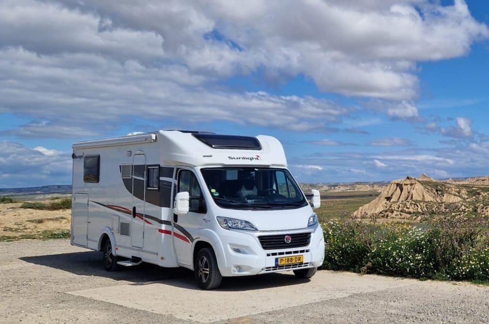 CAPRON Sunlight T68 Fiat | luchtvering | Bearlock | Vechline, Caravans en Kamperen, Campers, Standaard zit, Sunlight, Ringverwarming