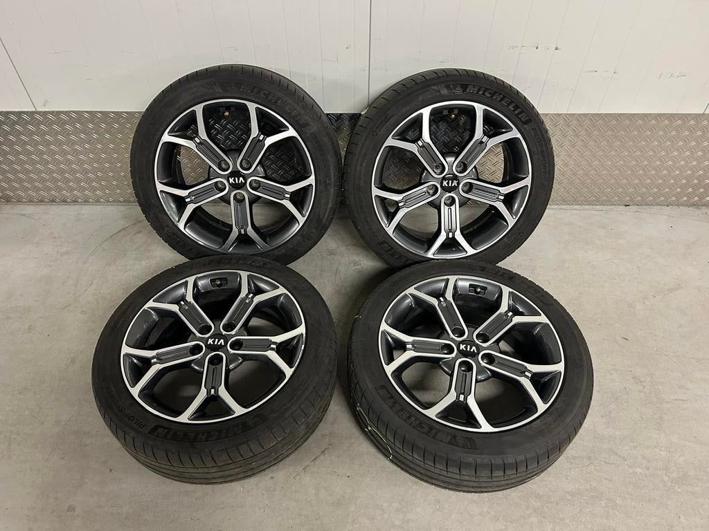 KIA X-Ceed 18 inch 5x114,3 Michelin PS4 Zomer 2022 + TPMS, Auto-onderdelen, Banden en Velgen, Ophalen, 18 inch, Gebruikt, Banden en Velgen