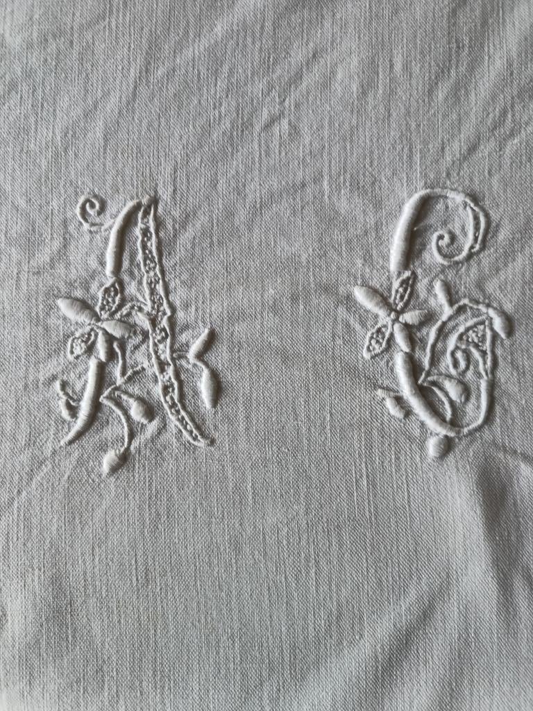 Antiek beddenlaken Frankrijk met initialen a en c ?, Ophalen of Verzenden