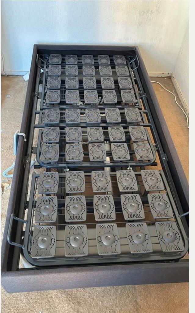 1 persoons bed met elektrische schotelbodem, Huis en Inrichting, Slaapkamer | Bedden, Gebruikt, Eenpersoons, 90 cm, 200 cm, Metaal