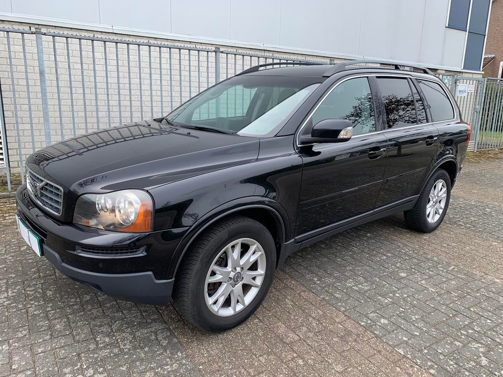 Volvo XC90 2.4 D5  AWD AUT NAVI LEDER 7 PERS ALU 183PK, Zwart, 241 €/maand, 7 stoelen, Zwart
