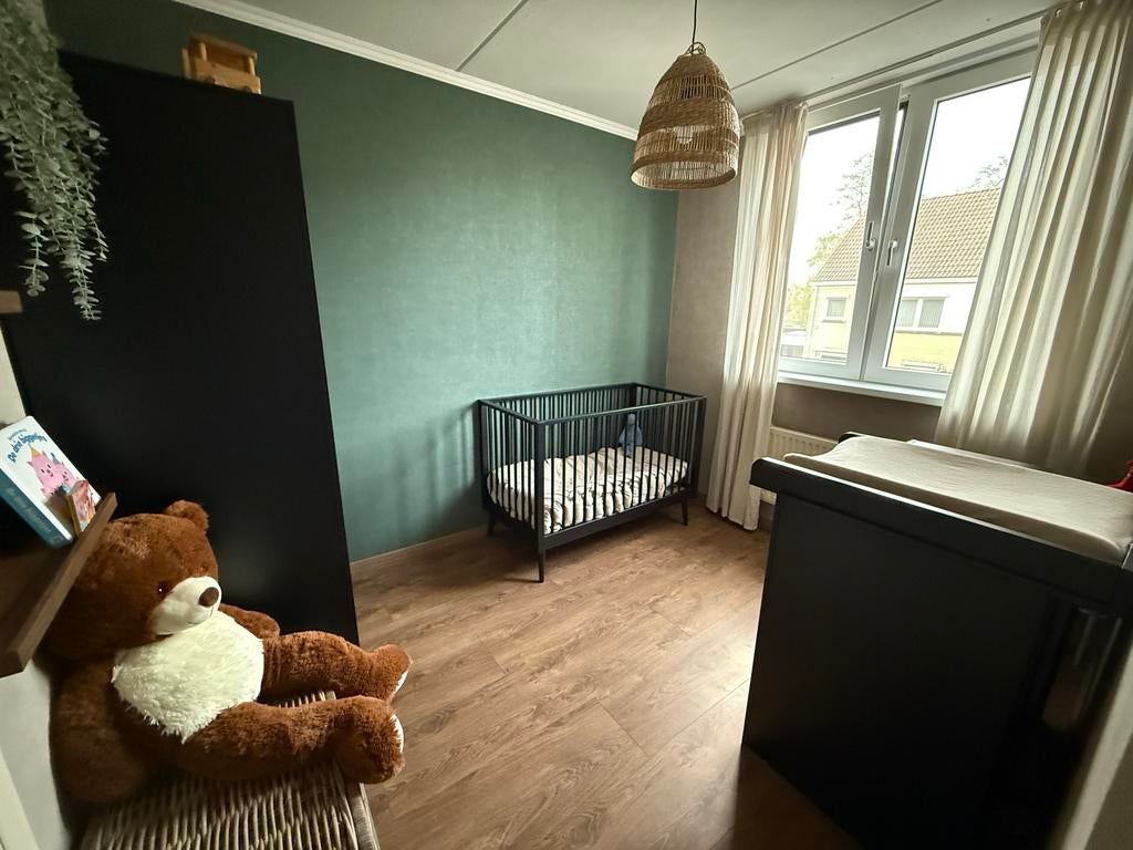 Complete Kinderkamer: Ledikant, Commode en Kledingkast, Ophalen, Zo goed als nieuw, Jongetje of Meisje