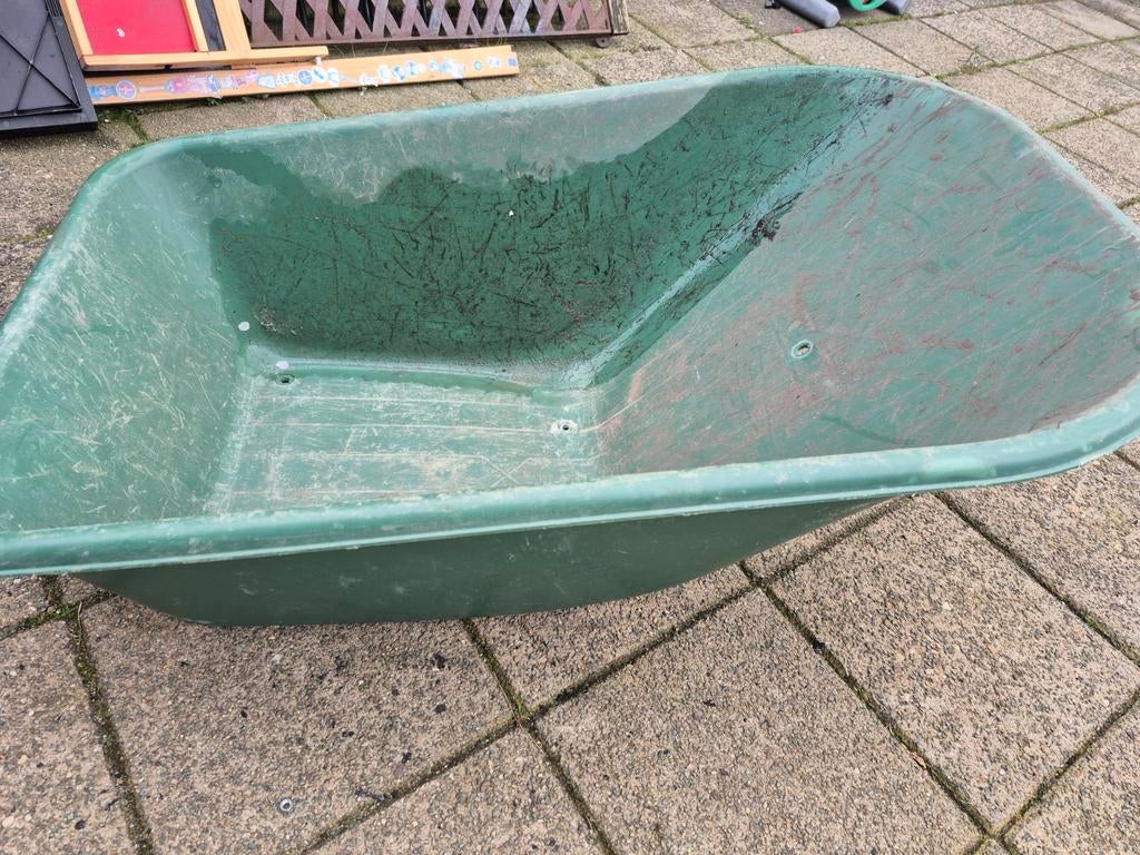 Kruiwagen bak kunststof, Ophalen