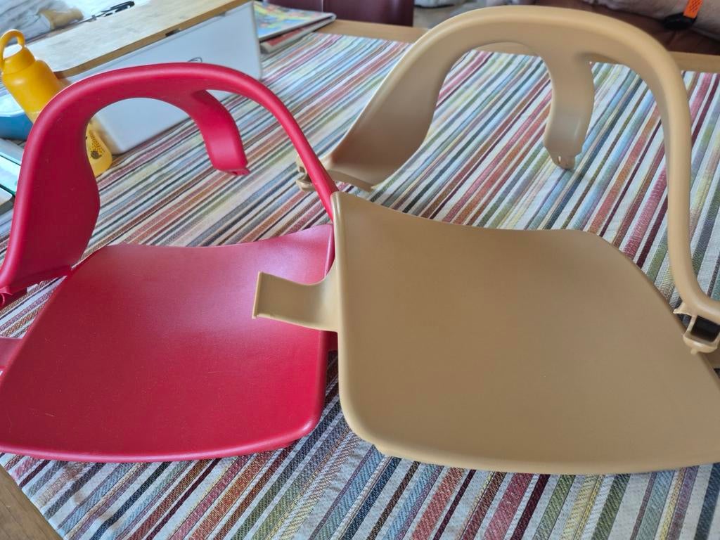 Stokke Tripp Trapp Zitje - Rood of Beige, Kinderen en Baby's, Kinderstoelen, Gebruikt, Meegroeistoel, Ophalen