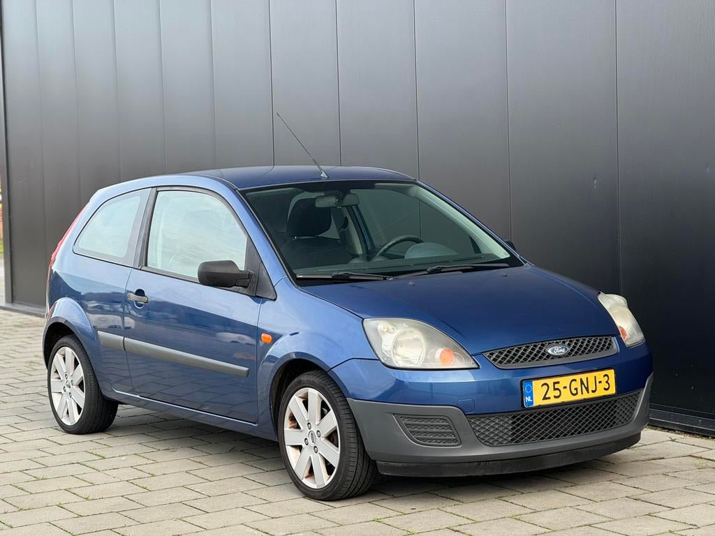 Ford Fiësta 1.3 8V 3DR 2008 Airco Apk 2-4-2027, Auto's, 1299 cc, Stof, 40 €/maand, Zwart