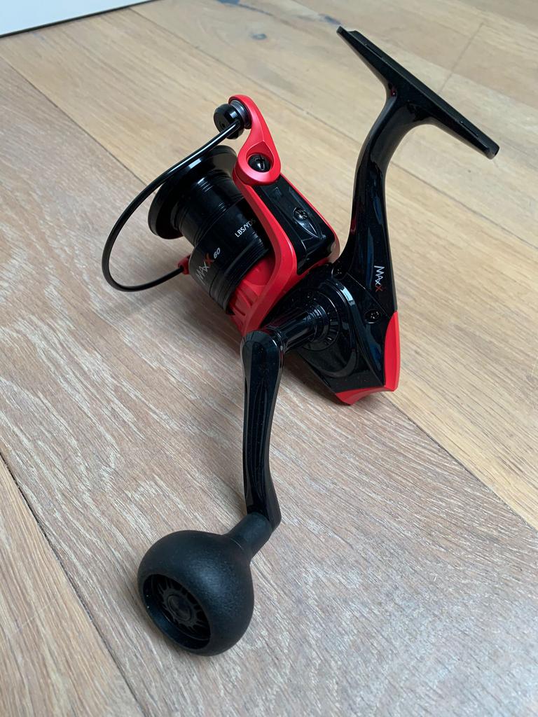 Nieuwe Abu Garcia Max X 1000 & 6000 molens, 4 lagers, Abu garcia, Molen, Nieuw, Ophalen of Verzenden