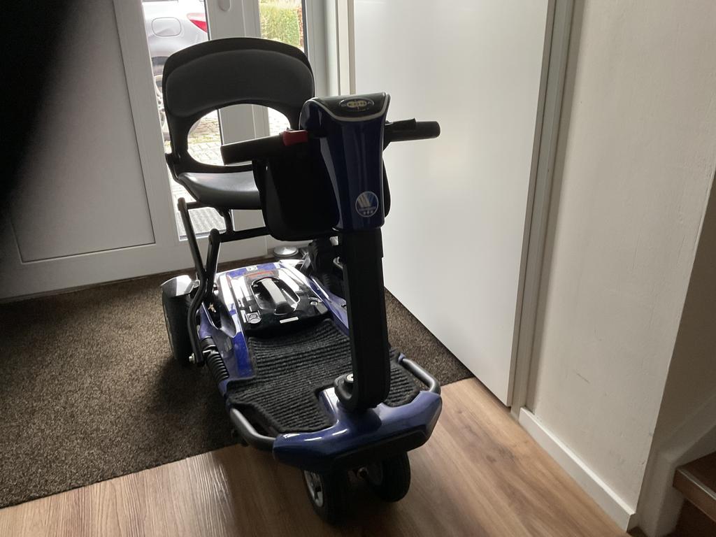 Sedna vermeijeren opvouwbare scootmobile, Ophalen, Zo goed als nieuw, 15 km of minder, 10 km/u of minder