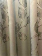 Gordijnen zilvergrijs met bloemen, 200 cm of meer, 150 tot 200 cm, Ophalen of Verzenden, Zo goed als nieuw