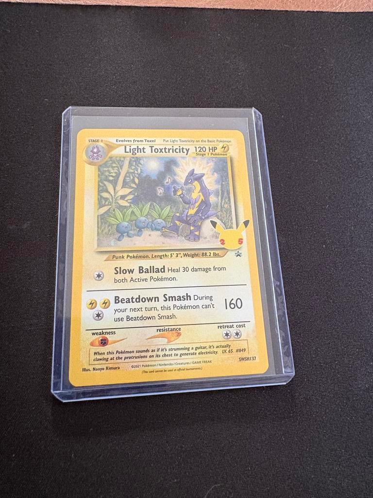 Light Toxtricity SWSH137 GEM MINT Pokemon Kaart, Ophalen of Verzenden, Zo goed als nieuw, Losse kaart