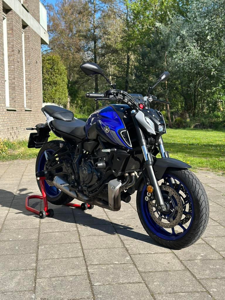 Yamaha MT07 Icon Blue (bj 2021) - A2 (35KW), Motoren, 2 cilinders, Occasion, Bedrijf, Minimaal motorrijbewijs A2