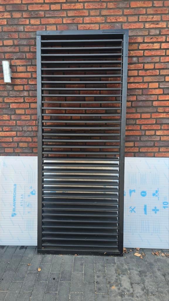 Zwart beweegbaar shutterpaneel voor onder de overkapping, Ophalen, Wit, Minder dan 100 cm