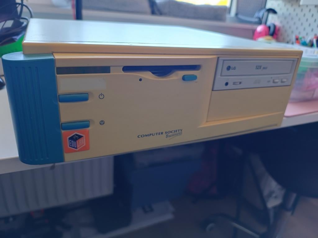 Retro intel pentium 3 celeron 1200mhz compleet, Computers en Software, Vintage Computers, Ophalen of Verzenden, Fujitsu Siemens