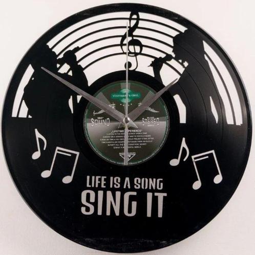 Life is a song sing it wandklok van vinyl klok decoratie, Huis en Inrichting, Woonaccessoires | Klokken, Nieuw, Wandklok, Analoog