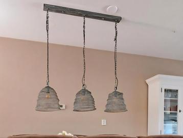 Mooie landelijke hanglamp beschikbaar voor biedingen
