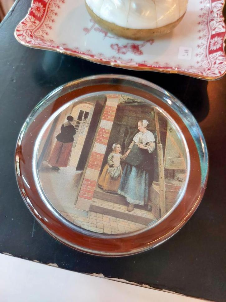Glazen Presse Papier Pieter de Hoogh, Antiek en Kunst, Antiek | Kantoor en Zakelijk, Ophalen of Verzenden