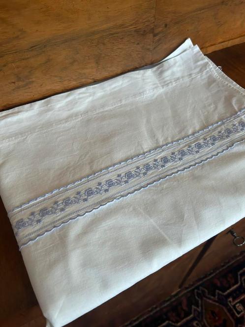 Vintage Eénpersoons laken, lila bloemenband aan de bovenkant, Antiek en Kunst, Antiek | Kleden en Textiel, Ophalen of Verzenden