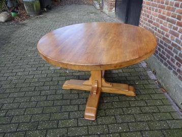 Ronde eikenhouten tafel handgemaakt beschikbaar voor biedingen