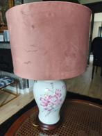 Vaaslamp met bloemen lila rose...velvet kap, Huis en Inrichting, Lampen | Lampenkappen, Ophalen, Zo goed als nieuw, Rond, Minder dan 25 cm