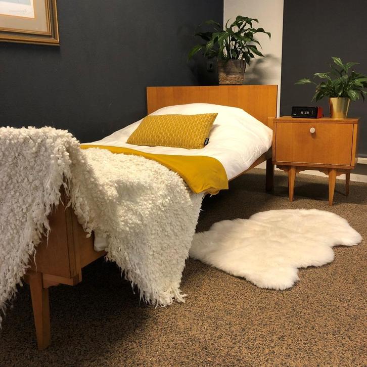 Vintage 1-persoonsbed origineel 60’s !, Huis en Inrichting, Slaapkamer | Bedden, Zo goed als nieuw, Eenpersoons, 90 cm, 200 cm