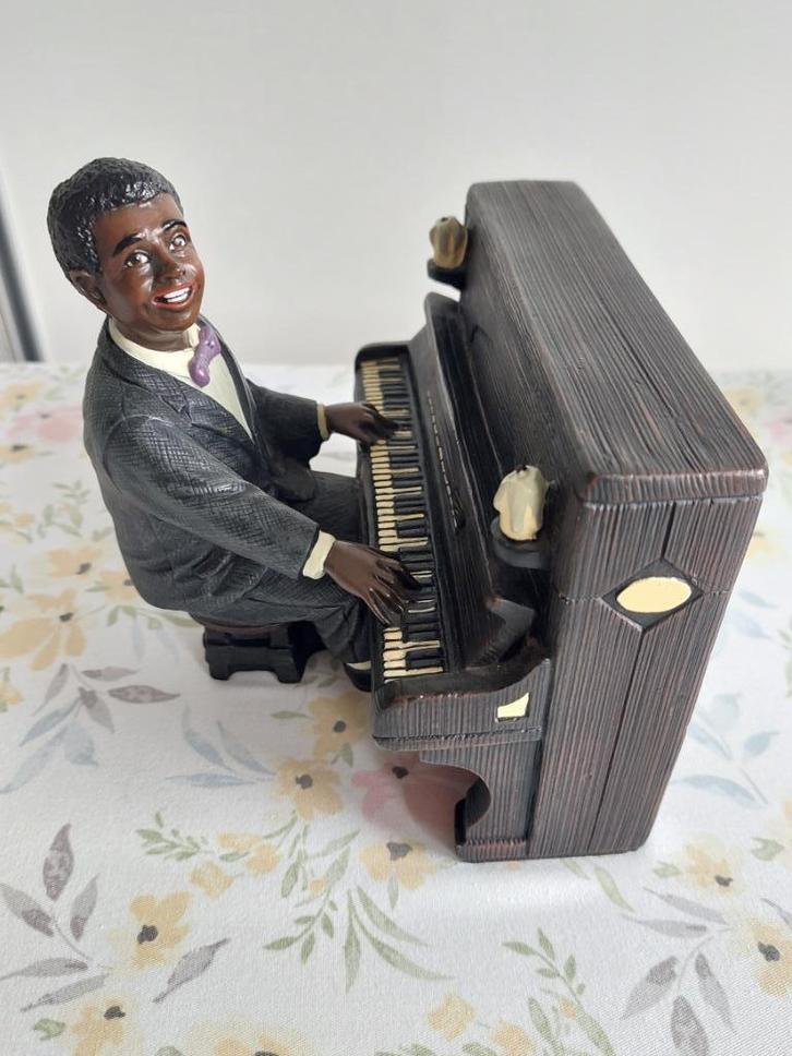 Beeld Enesco "Piano Player" van African American Serie, Verzamelen, Beelden en Beeldjes, Zo goed als nieuw, Mens, Ophalen of Verzenden