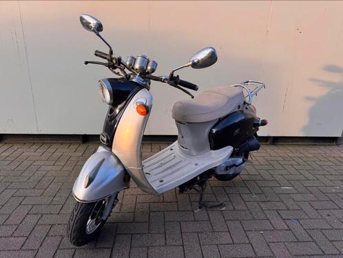 Scooter zonder kenteken 4takt, Fietsen en Brommers, Scooters | Piaggio, Gebruikt, Overige modellen, Ophalen