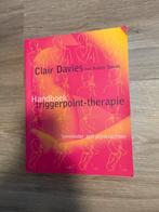 Handboek Triggerpoint-therapie - Clair Davies, Ophalen of Verzenden, Zo goed als nieuw, Gezondheid en Conditie