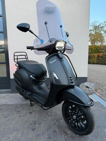 ⭐️Vespa sprint 2019 Snor 6701Km Notte editie!⭐️ beschikbaar voor biedingen